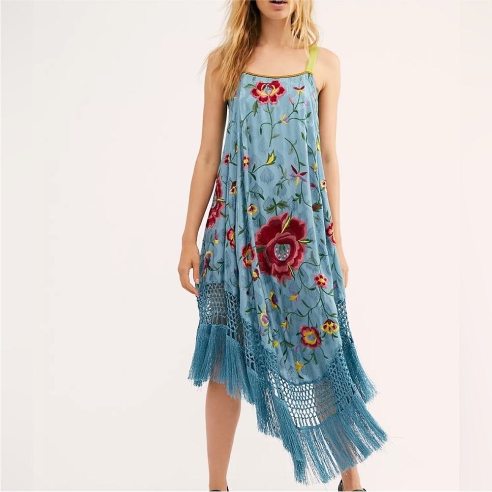 ISO Free People Wanderer Dress XS Embroidered Floral with Blue Fringe